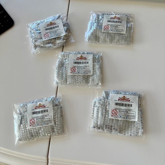 5 SKELETEEN MICHAEL JACKSON RIGHT HAND SEQUINS GLOVE LOT OF 5 NEW WHITE SILVER - Picture 3 of 7